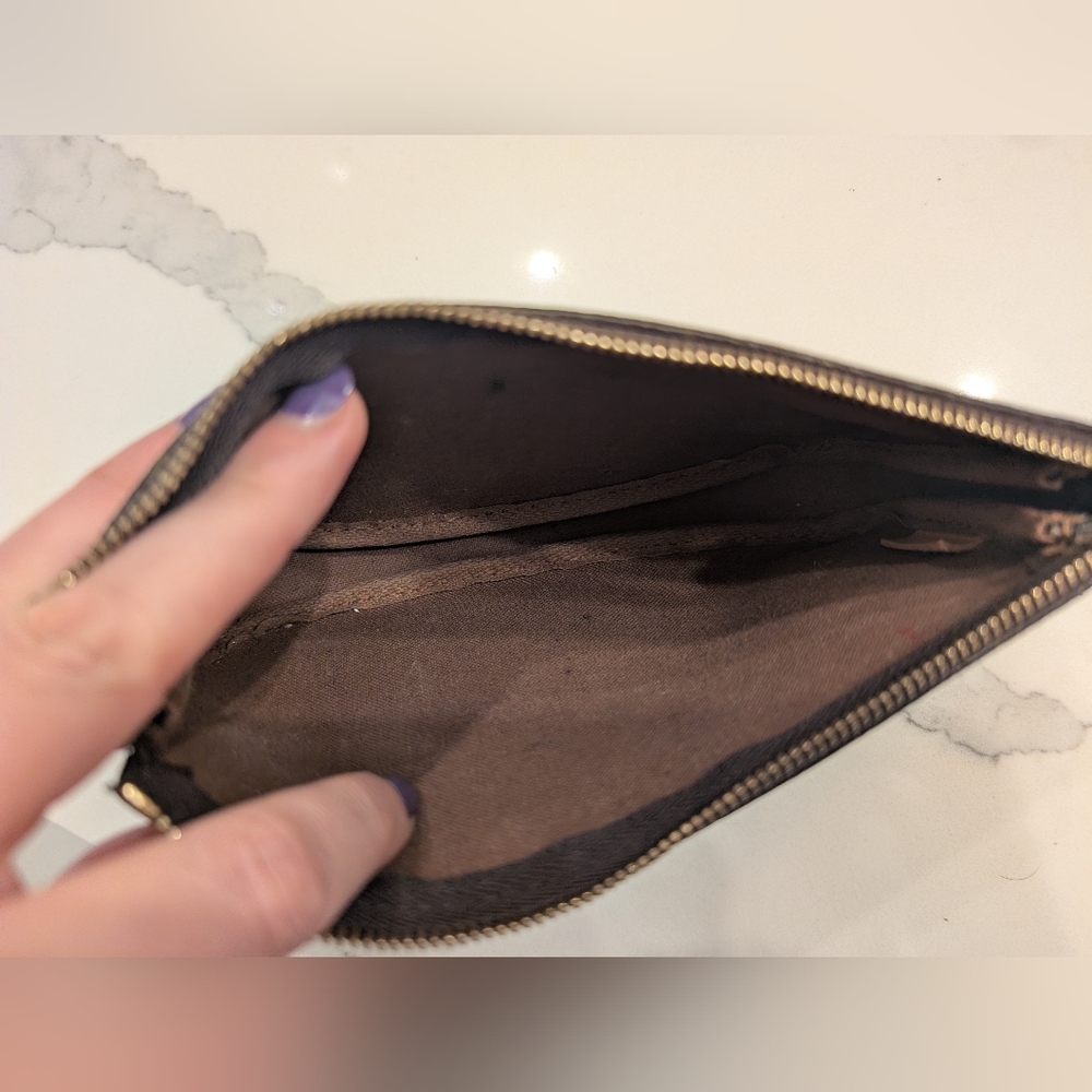 🤎AUTH Pre loved Louis Vuitton Pochette + Pearl Crossbody Strap! - Picture 11 of 15